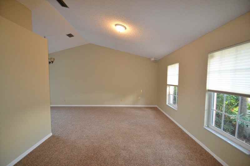 7115 Queen Palm Cir - Photo 2 of 5