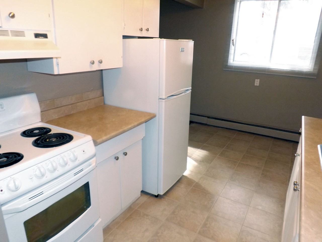 Salem Court Apartments 10819 111 St Nw, Edmonton, AB T5H 3G5 Zumper