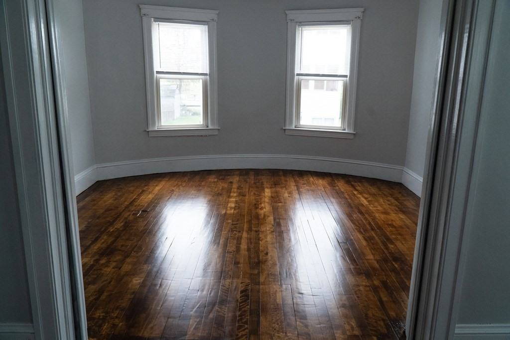 16 Ashmont Ave 2, Worcester, MA 01610 3 Bedroom Apartment for 1,500