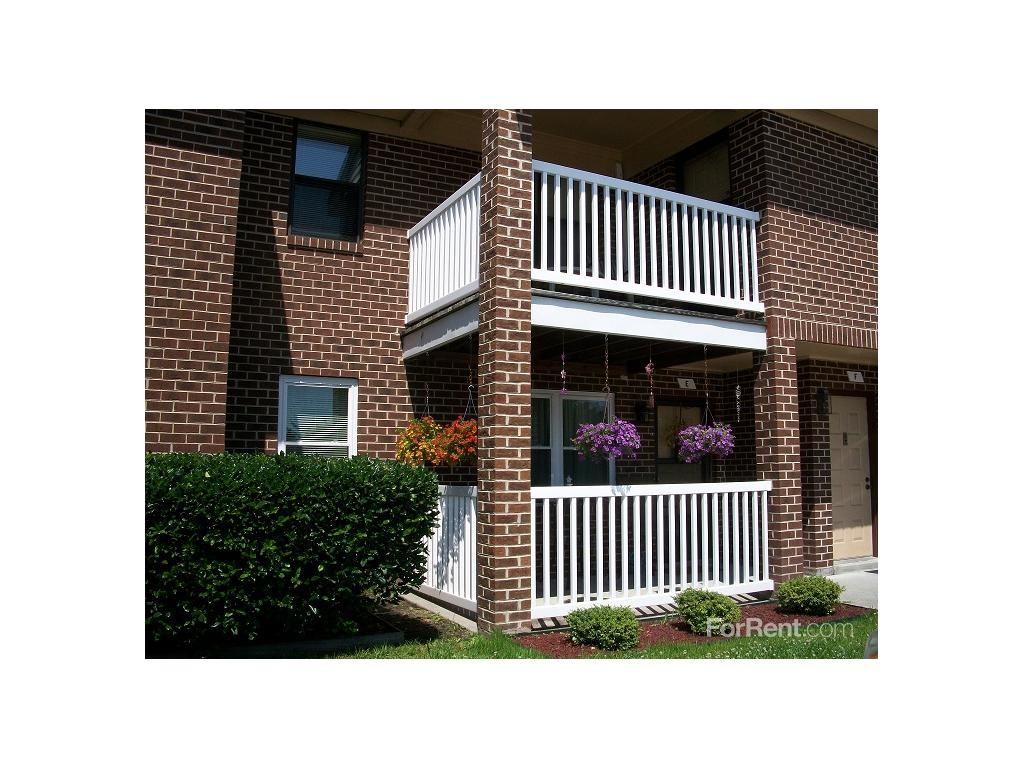 Poquoson Place Apartments and Townhomes - Photo 3 of 13