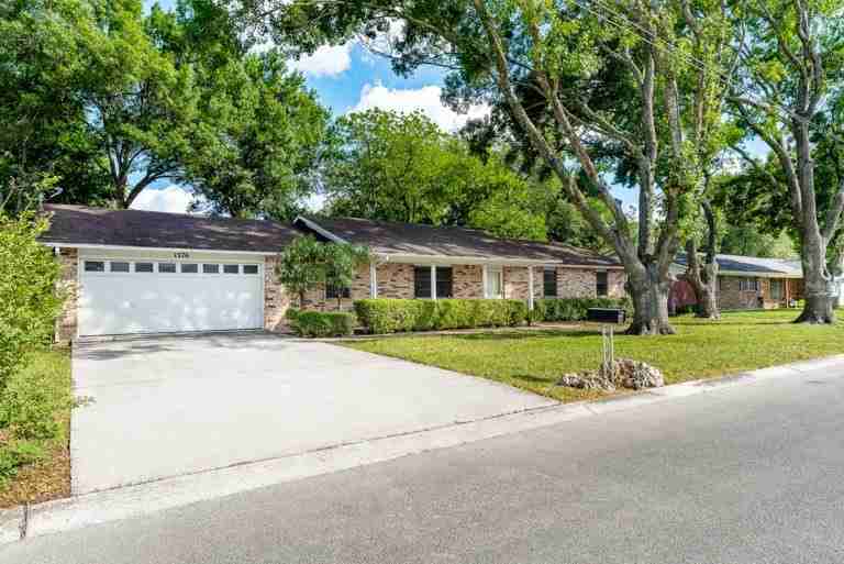 1376 Poppy Ln - Photo 3 of 27