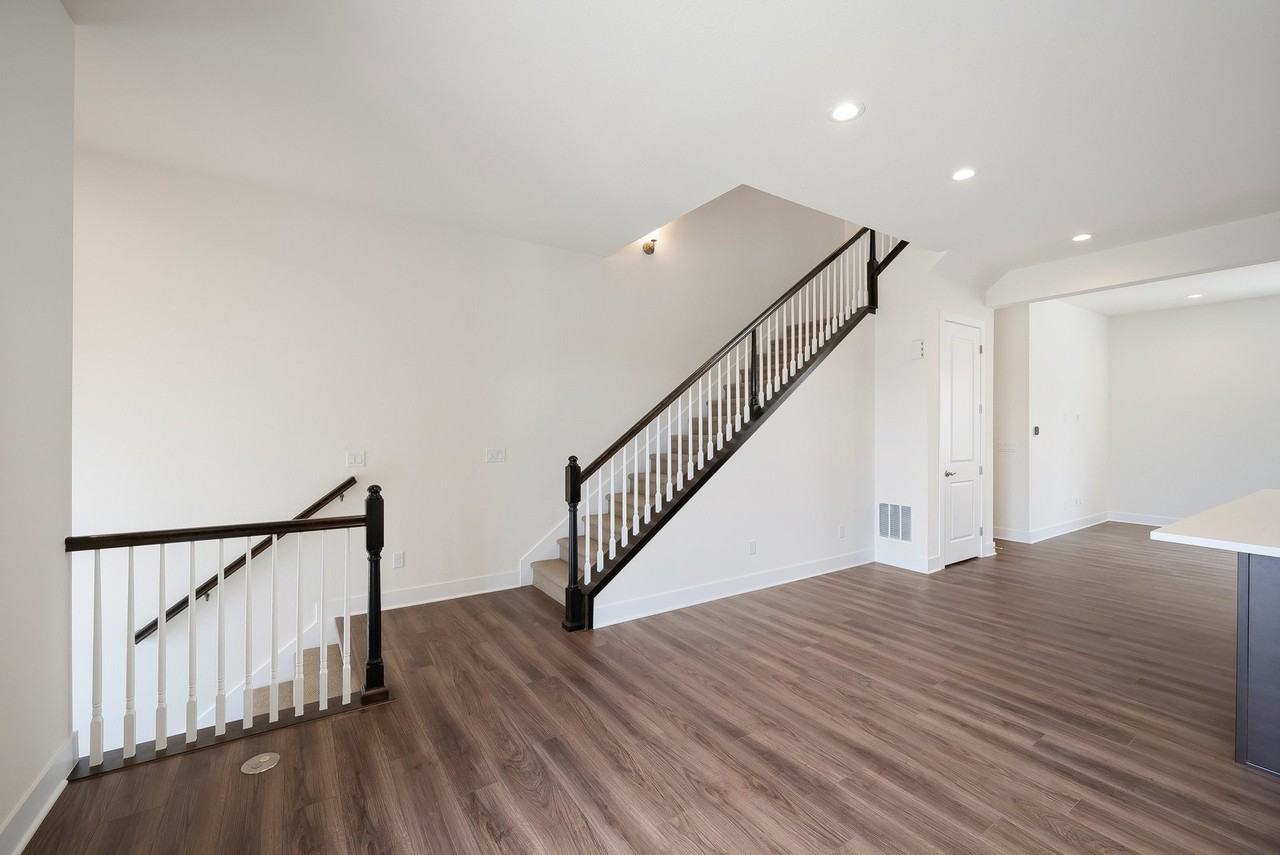 5112 Ward Rd - Photo 3 of 35