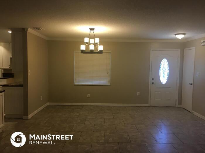 1311 Yvonne St - Photo 3 of 16