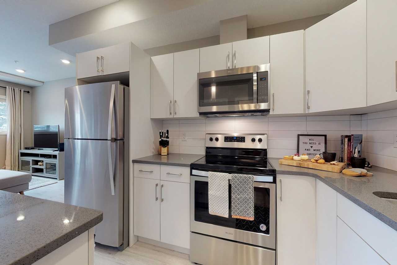 309, 10006 83 Ave NW #E - Photo 4 of 39