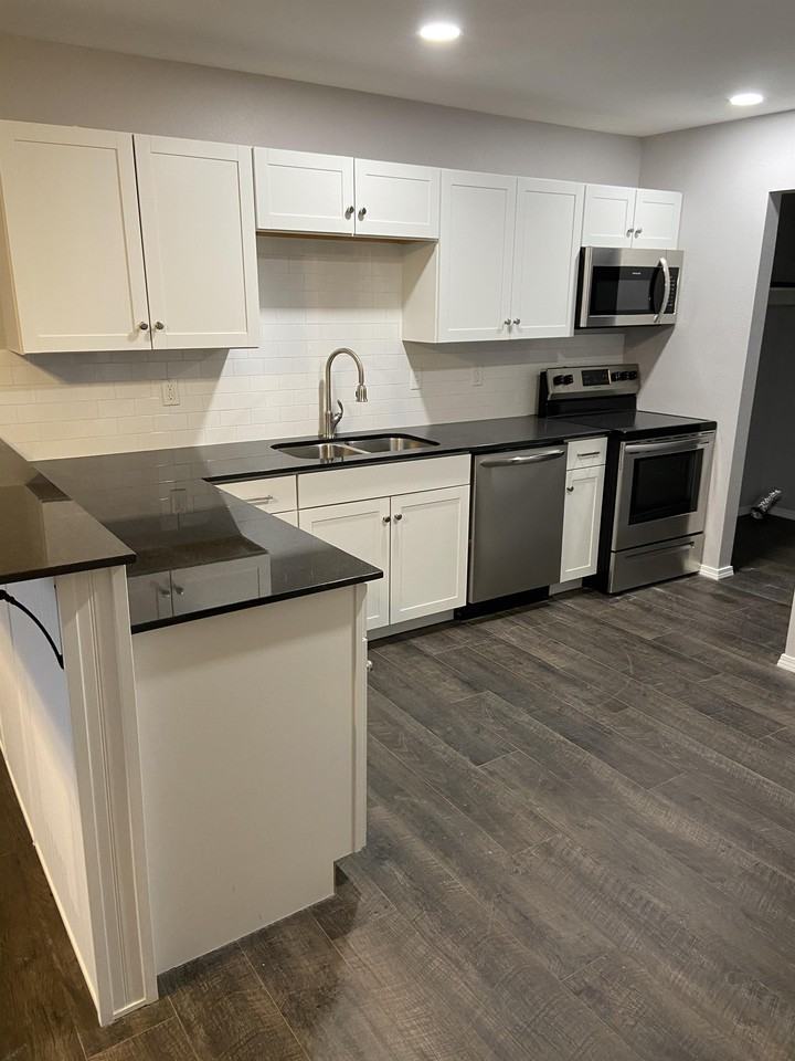 507 W Broadway St #1 - Photo 2 of 11