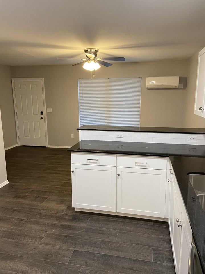 507 W Broadway St #1 - Photo 3 of 11