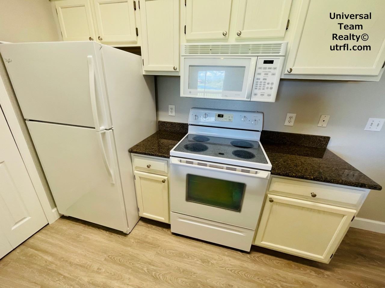 11480 Villa Grand #121 - Photo 3 of 24