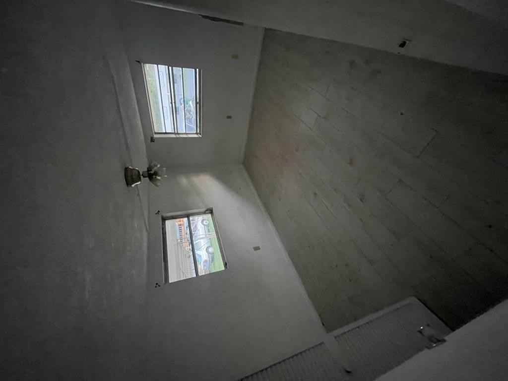 13 Regina Blvd - Photo 3 of 28