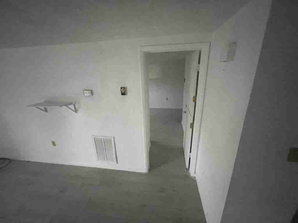 13 Regina Blvd - Photo 7 of 28