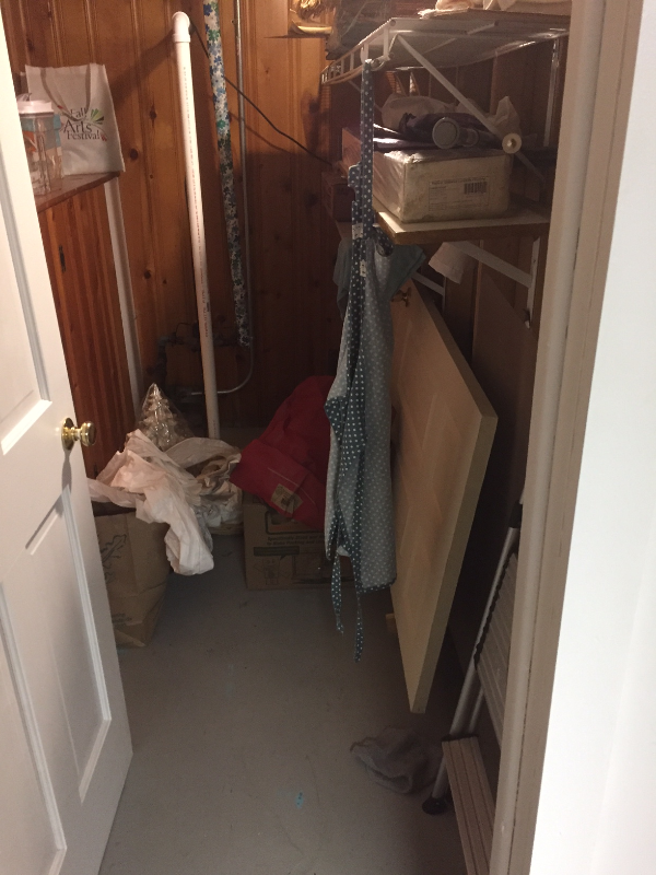 352 Marion Ave - Photo 7 of 11