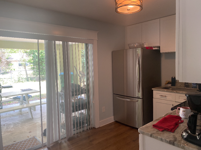 412 E St - Photo 3 of 12