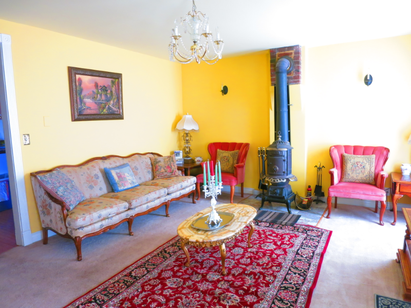 202 E 3rd High St - Photo 4 of 21