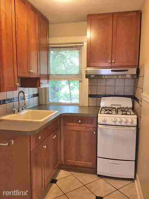 1414 Golden Ave #2 - Photo 3 of 8