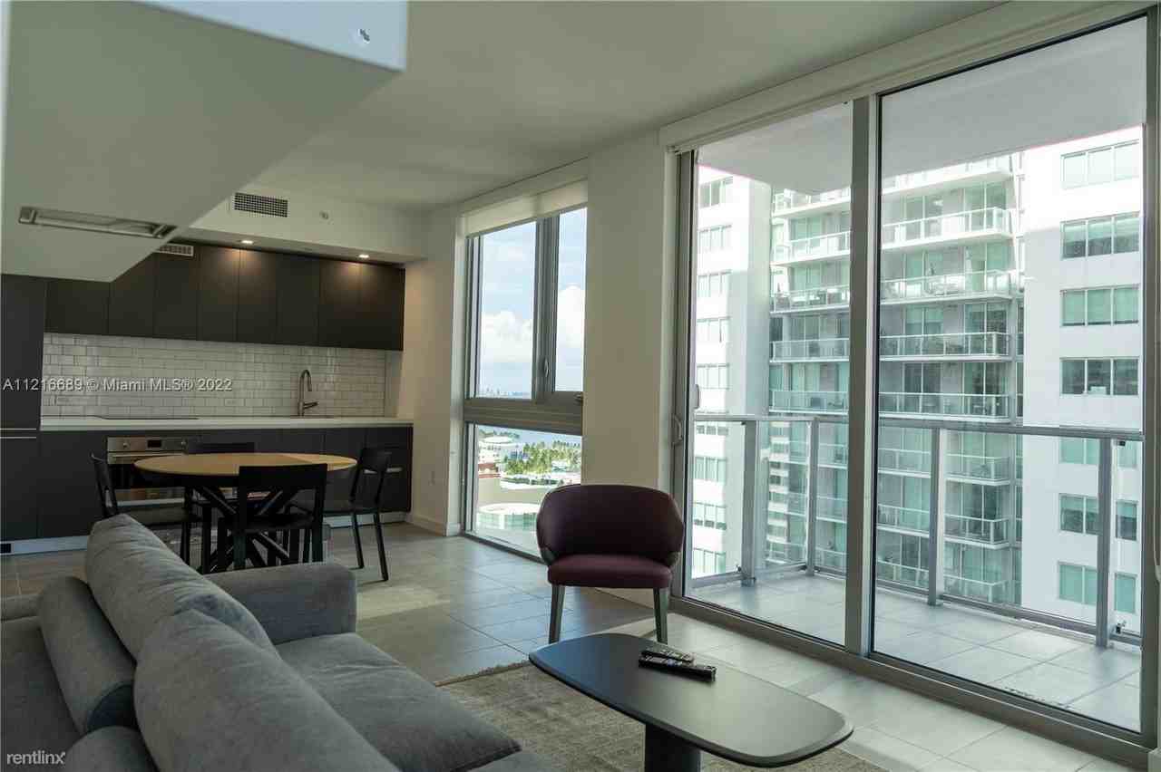 227 NE 2nd St - Photo 3 of 14