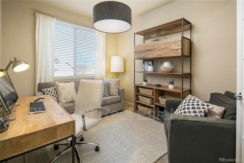 3633 Desert Ridge Cir - Photo 5 of 17