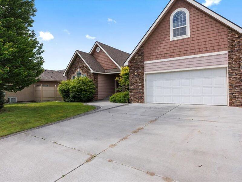 2607 Stonecreek Dr - Photo 2 of 27