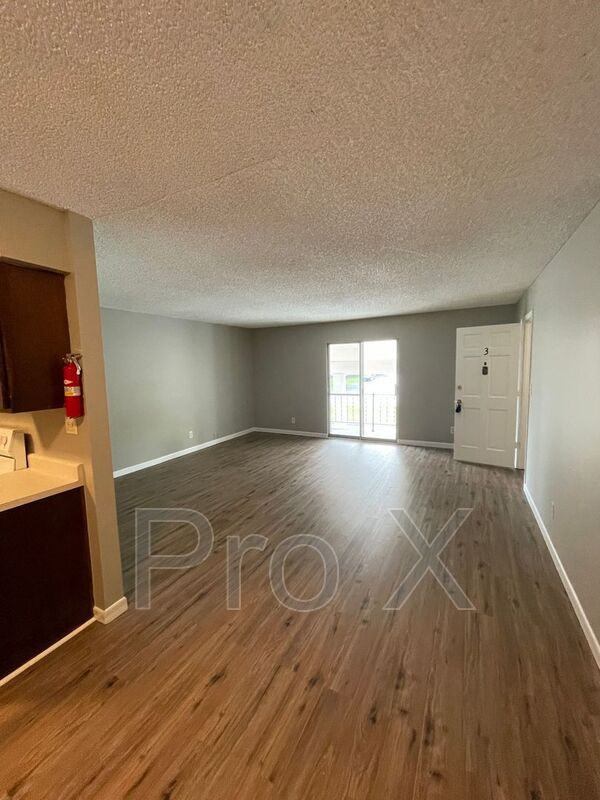 2027 S River St - Photo 3 of 13