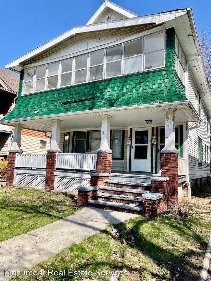 913-915 Helmsdale Road - Photo 2 of 16