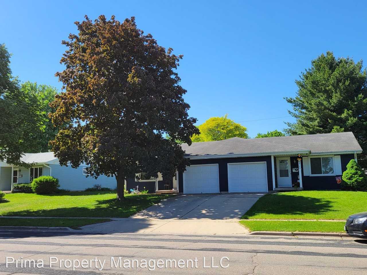 661822 Elmwood Ave 671321 Elmwood Ave Apartments in Business Park