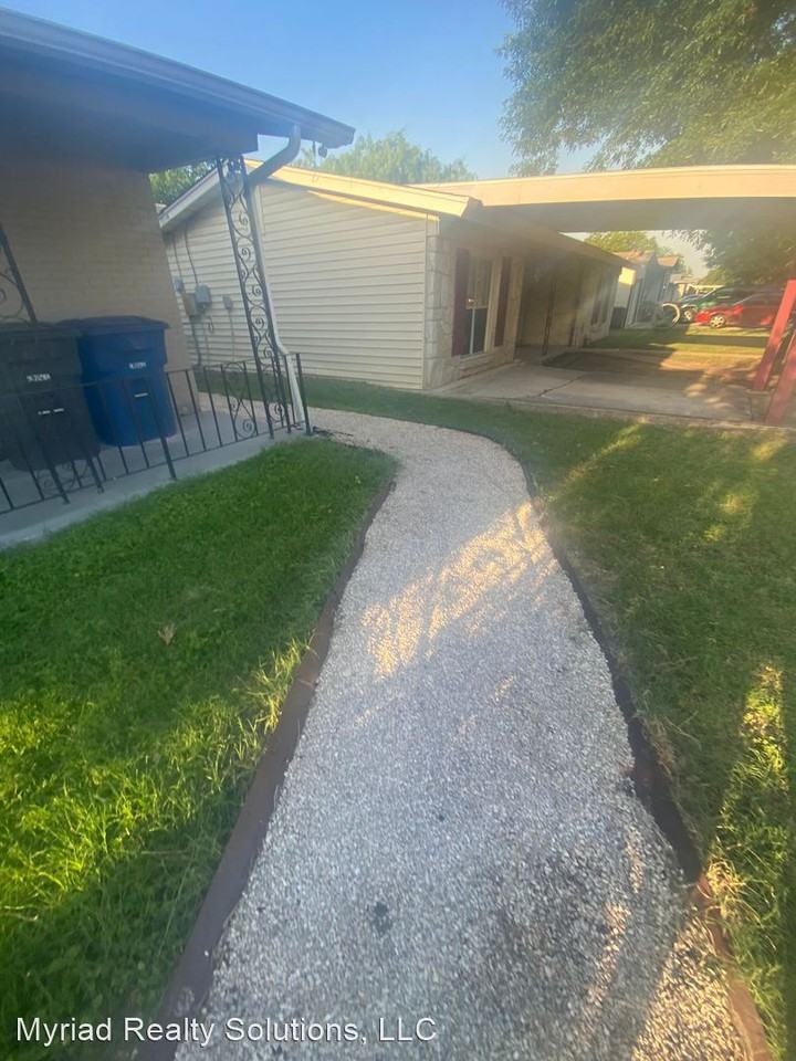 For rent near Woodlawn Park, Our Lady of the Lake University, - Photo 3 of 7