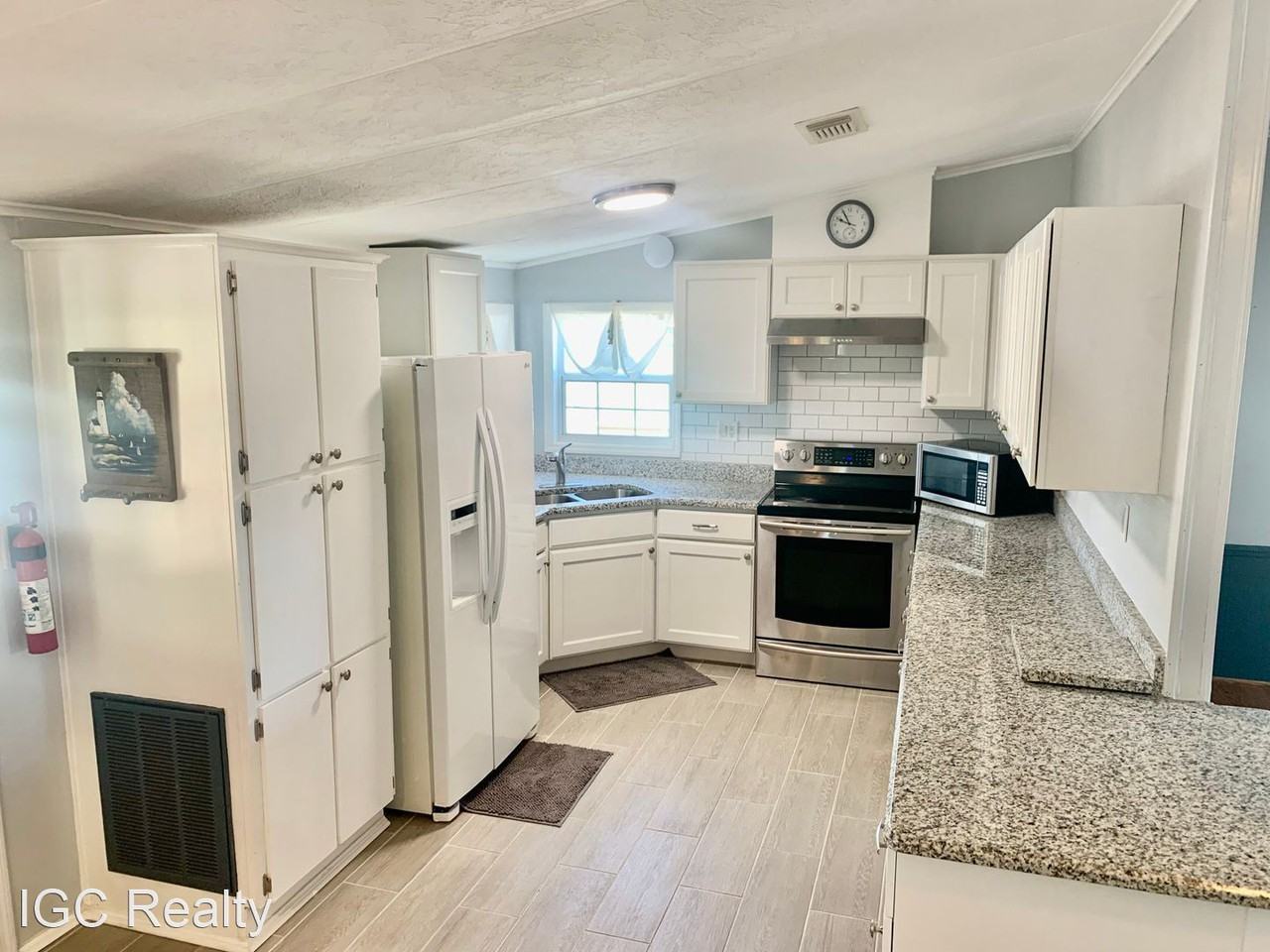 Desirable 2 Bedroom home in Great Location - Photo 3 of 18