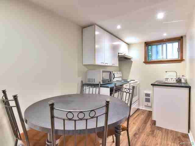 5817G Av Coolbrook #A - Photo 3 of 10