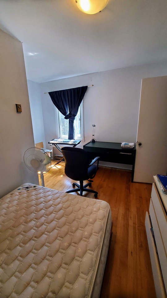 2820 Av Barclay #10 - Photo 3 of 5