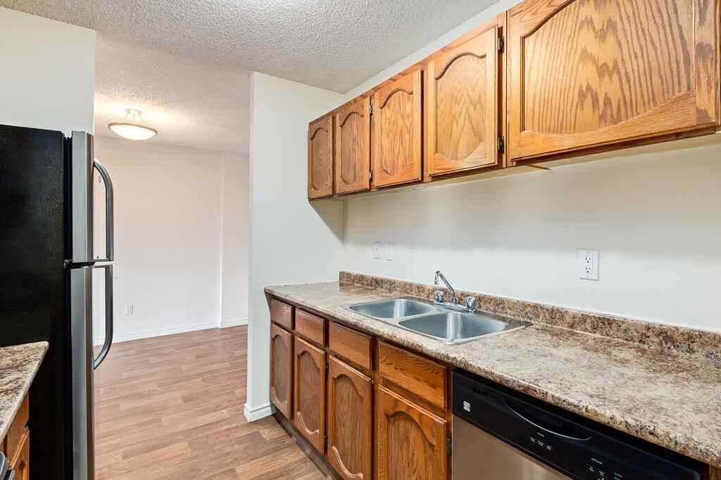 Woodlands Townhomes Apartments 2525 Woodbine Square, Calgary, AB T2W