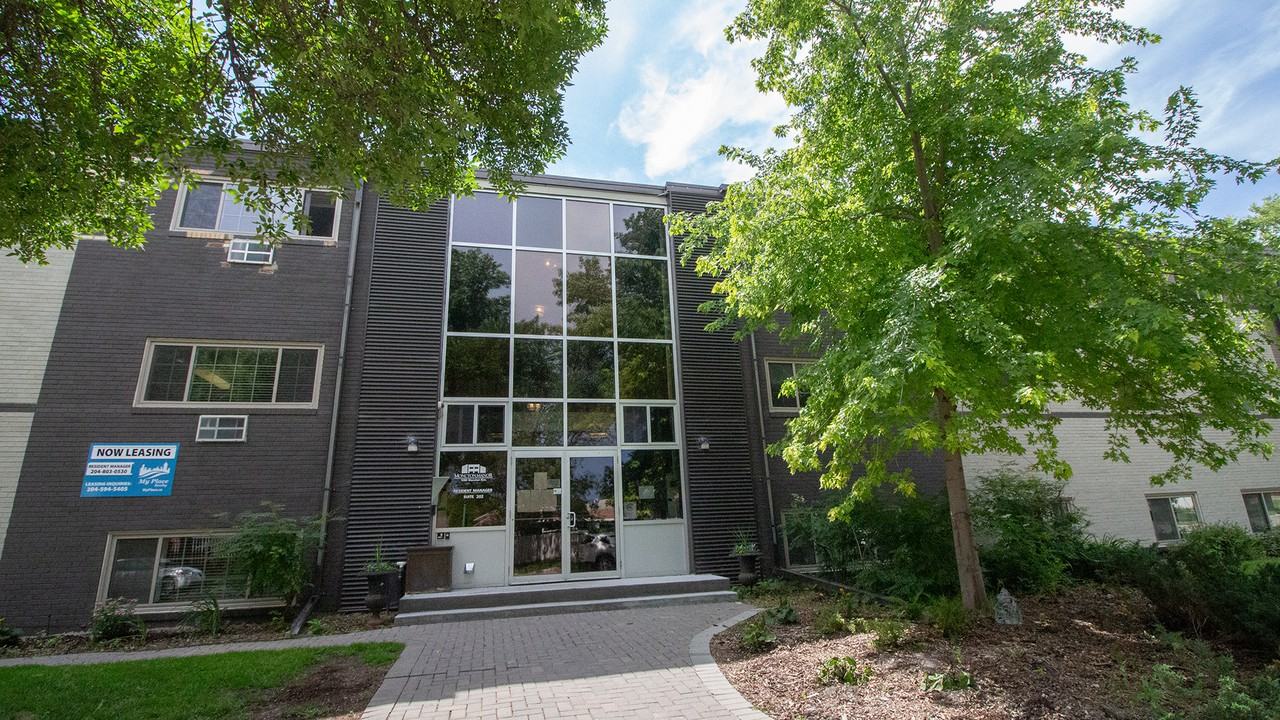 1080 Moncton Avenue Apartments 1080 Moncton Ave, Winnipeg, MB R2K 1Z3