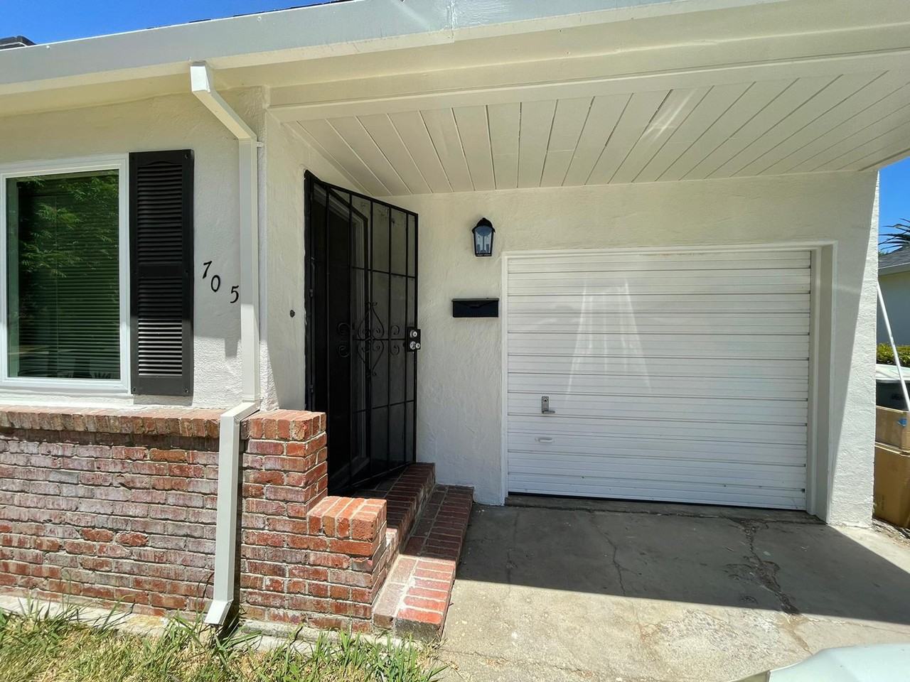 705 W Roseburg Ave #1 - Photo 2 of 20