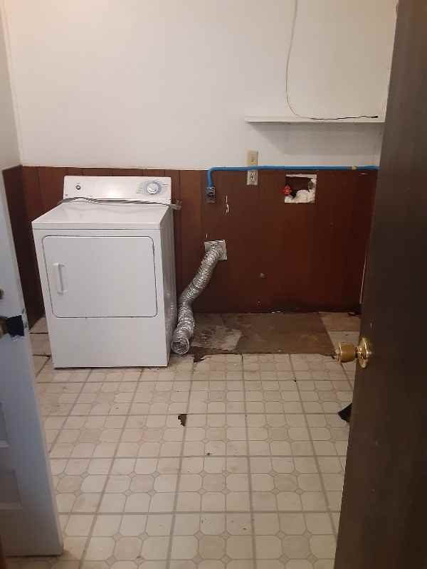 212 S Bell Dr - Photo 2 of 20