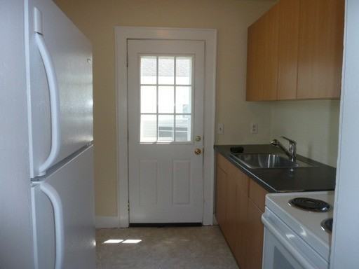 225 Maple Ave #225 - Photo 3 of 8