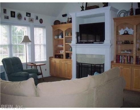 408 Vespasian Cir - Photo 2 of 10