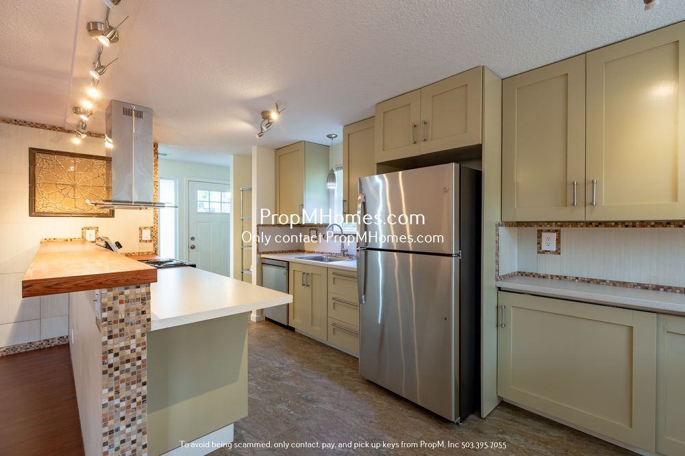 6914 Sw 104th Ave - Photo 3 of 22