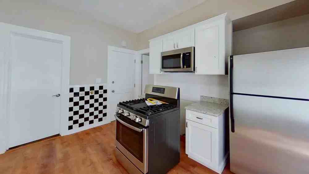 121 George St #1 - Photo 3 of 7