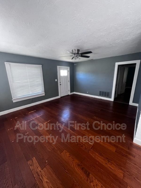 495 30th Ave N - Photo 3 of 17