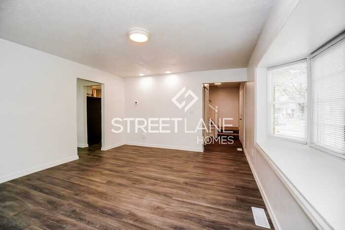 3040 Wadsworth Ct - Photo 3 of 15