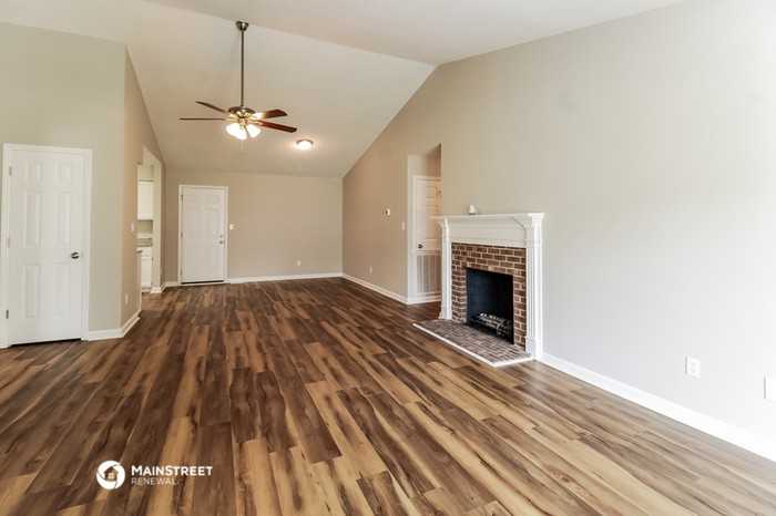 819 Westwood Dr - Photo 3 of 16