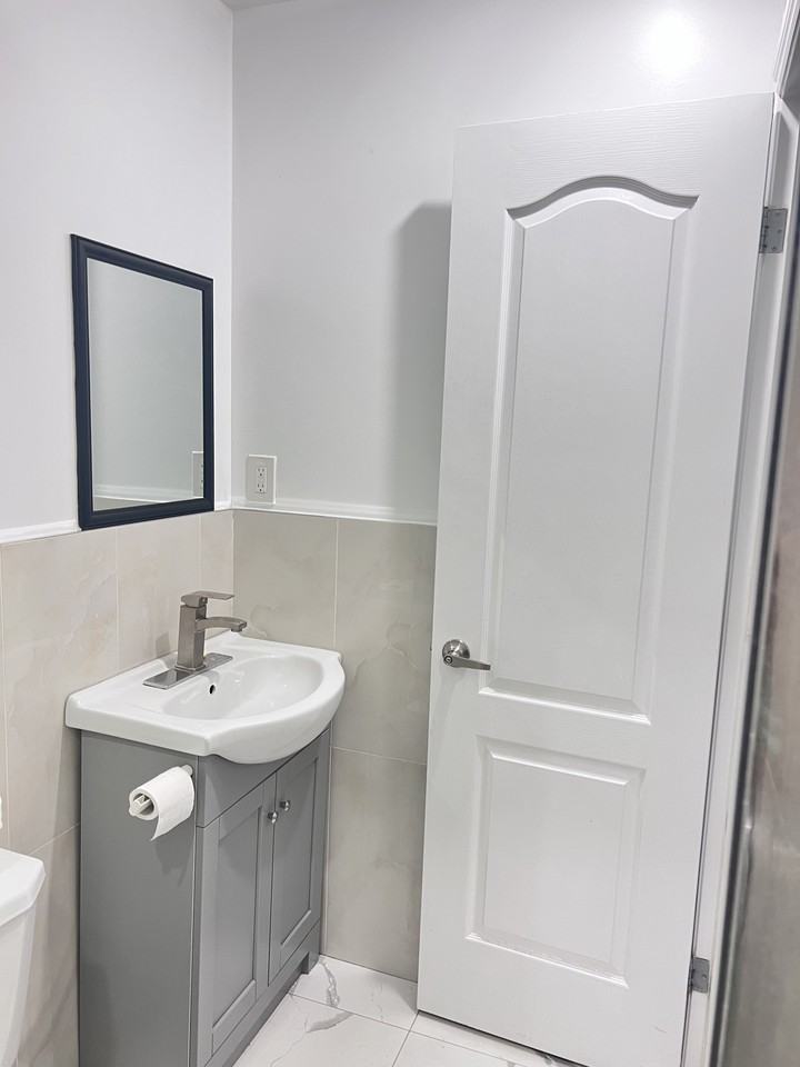 107 Sheridan Avenue - Photo 4 of 7