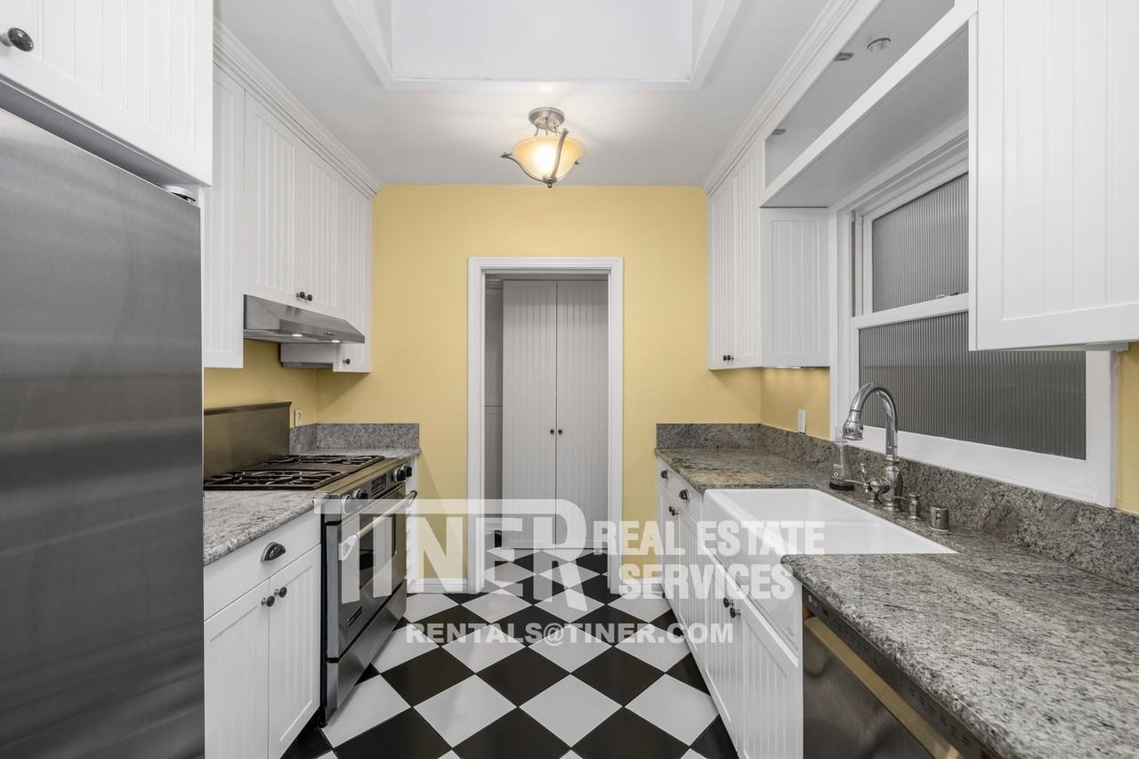 3571 D St - Photo 3 of 30