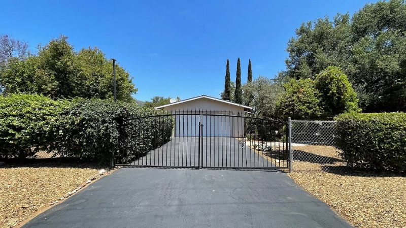 3213 Quail Rd - Photo 3 of 25