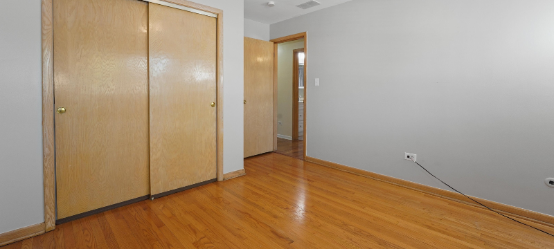 3803 S Lombard Ave #2 - Photo 2 of 16