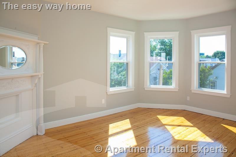 376 Prospect St #3 - Photo 3 of 10