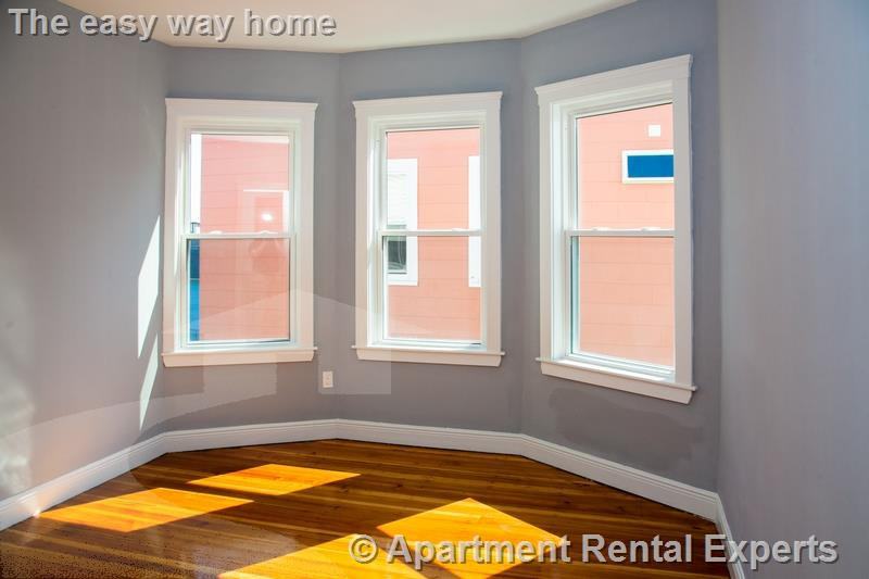 376 Prospect St #3 - Photo 4 of 10