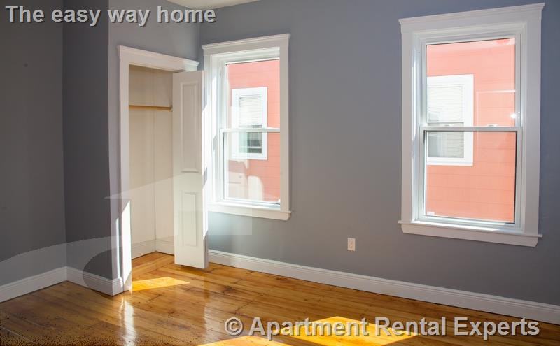 376 Prospect St #3 - Photo 5 of 10