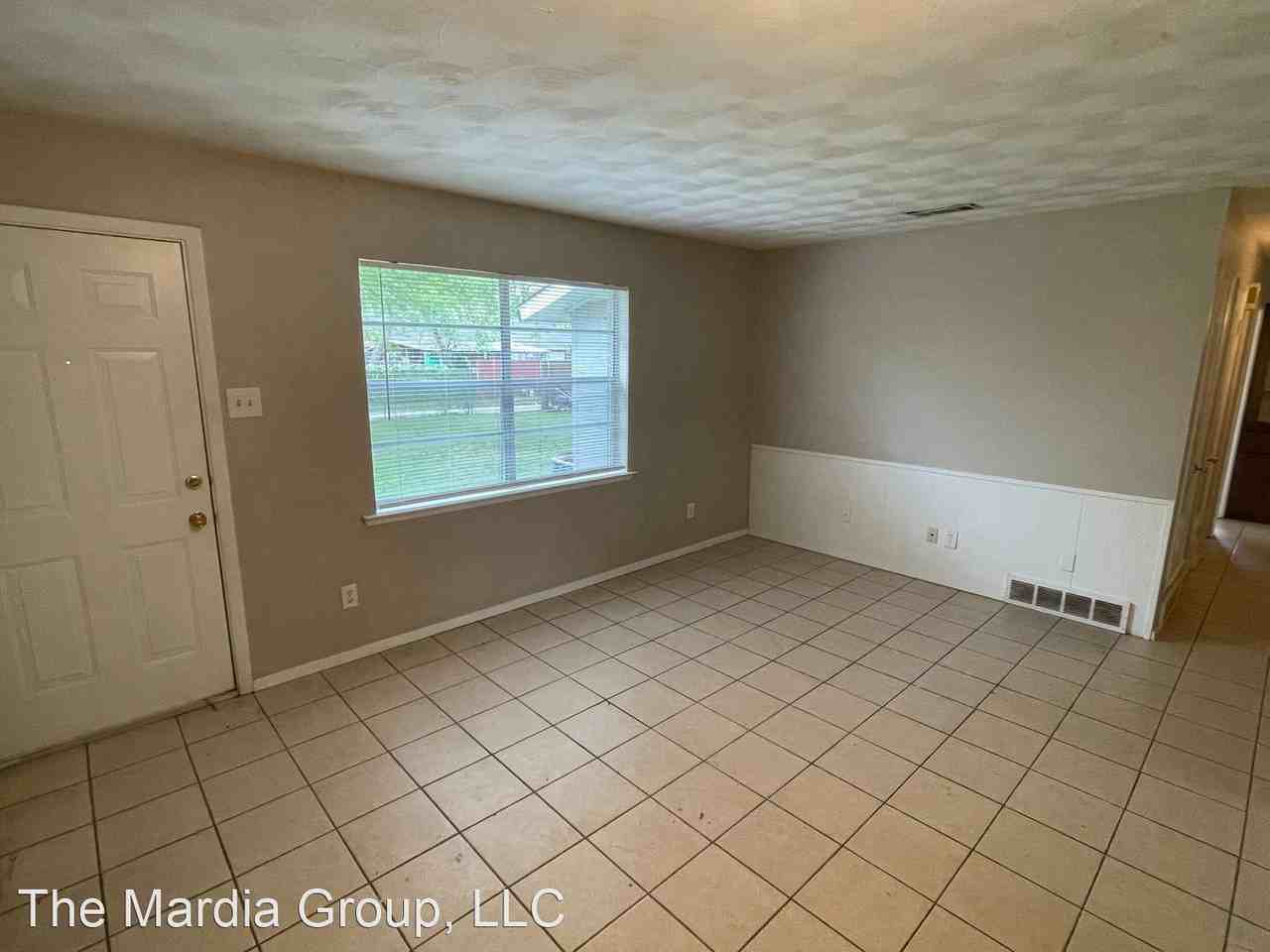 202 Island Dr - Photo 3 of 12