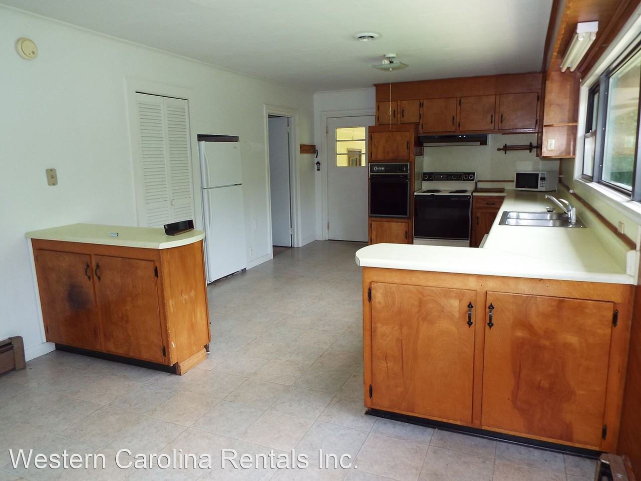 960 E Main St - Photo 3 of 24