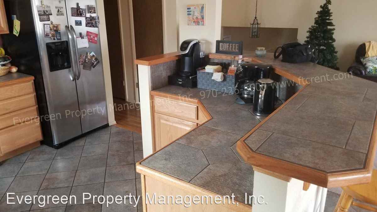 1943 Constitution Ave - Photo 3 of 7