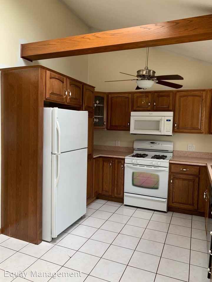 3823 New Rd - Photo 3 of 17