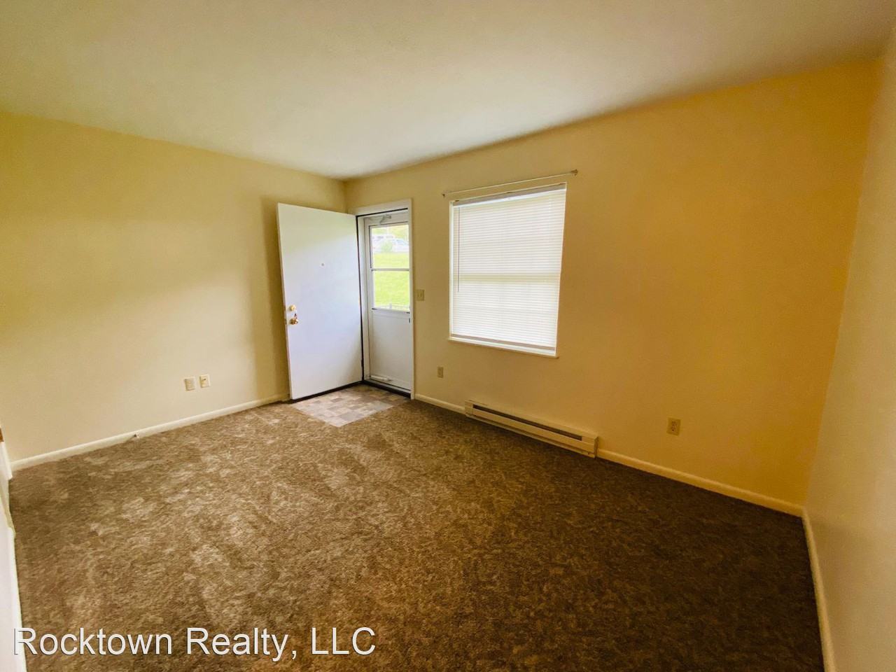 191 Rockingham Drive - Photo 3 of 10
